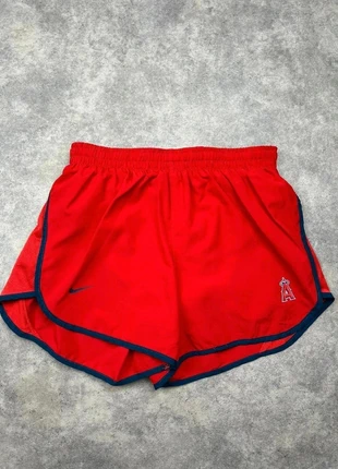 Short Nike | Taille XS | Couleur Rouge, marque: Nike, état: Très bon état, taille: XS / 34 / 6, 8,00 €, 9,10 € Protection acheteurs (Pro) incluse