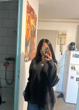 Sweat adidas oversize, brand: adidas, condizioni: Buone, taglia: L / IT 44 / EU 40, €18.00, €19.60 include la Protezione acquisti