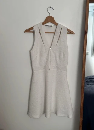 Robe Sandro écrue sans manches taille 36, marke: Sandro, zustand: Sehr gut, größe: S / 36 / 8, 45,00 €, 47,95 € inklusive Vinted-Käuferschutz