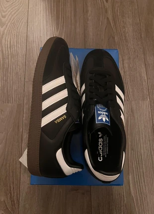 Adidas | Maat 42⅔ | Samba OG zwart-wit sneaker | Nieuw met kaartjes, merk: adidas, staat: Nieuw met prijskaartje, maat: 42.5, € 80,00, € 84,70 inclusief Kopersbescherming