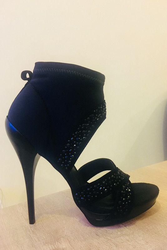 Via sales uno chaussures