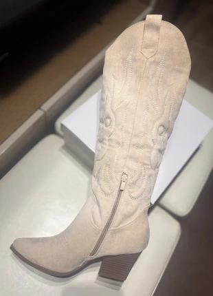 Santiags beige, merk: Santiags, staat: Nieuw zonder prijskaartje, maat: 37, € 41,99, € 44,79 inclusief Kopersbescherming