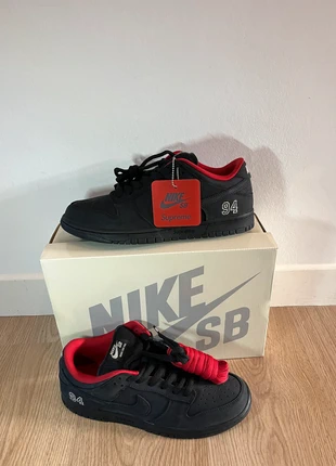Nike SB Dunk Low Supreme Black neuves EU 44 / US 10 / UK 9, brand: Nike, condition: New with tags, size: 44, €160.00, €168.70 includes Buyer Protection