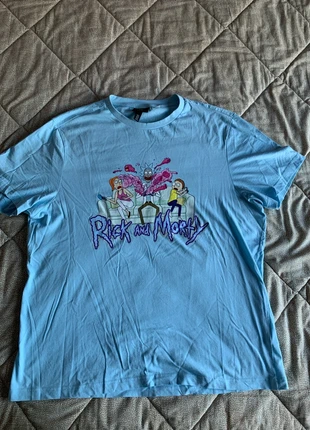 T-shirt azzurra Rick and Morty H&M, marke: H&M, zustand: Neu, größe: XL, 8,00 €, 9,10 € inklusive Vinted-Käuferschutz