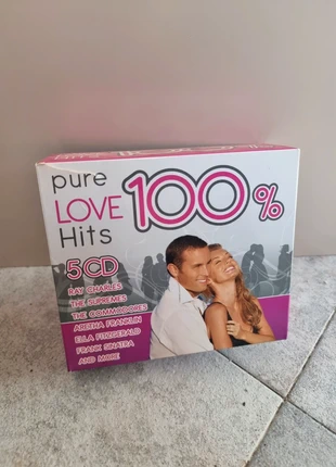 Set 5 CD - Love Hits, zustand: Sehr gut, 6,99 €, 8,04 € inklusive Vinted-Käuferschutz