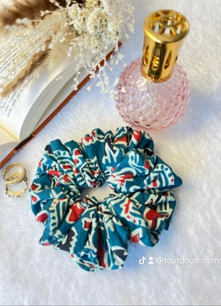 Chouchou scrunchie élastique, marca: Boutique Parisienne, estado: Muy bueno, 4,00 €, 4,90 € Protección al comprador Pro incluida