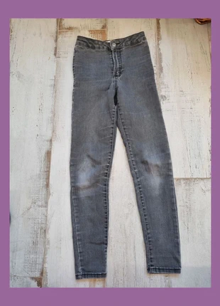 🍭Divino Pantalón vaquero pitillo de niña gris desgastado 11 años 💕, marque: Zara, état: Très bon état, taille: 11 ans / 146 cm, 7,90 €, 9,00 € Protection acheteurs incluse