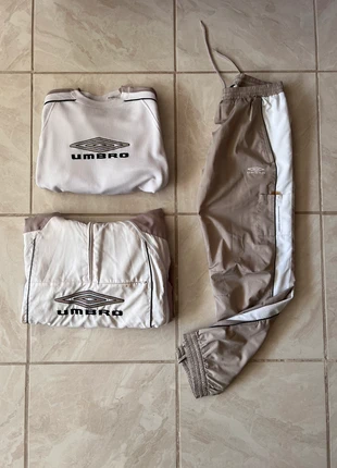 Ensemble Umbro Vintage Beige / Blanc S, marque: Umbro, état: Très bon état, taille: S, 63,00 €, 66,85 € Protection acheteurs incluse