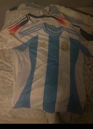 Maillot argentine ou Allemagne, marque: Football, état: Très bon état, taille: S, 20,00 €, 21,70 € Protection acheteurs incluse