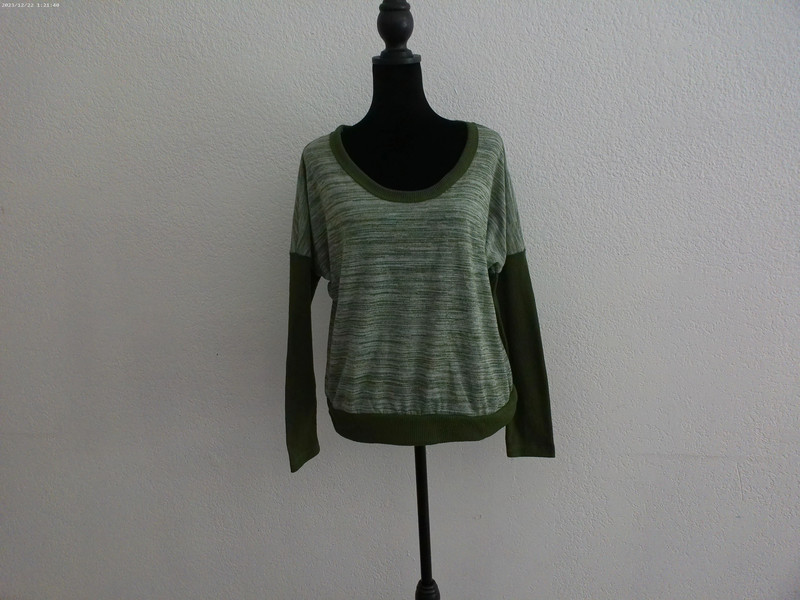 Green/gray long sleeve Top, 2
