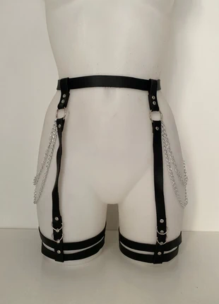 Harnais de jambe réglable en simili cuir noir, marque: Cryptica, état: Très bon état, 14,00 €, 15,40 € Protection acheteurs (Pro) incluse