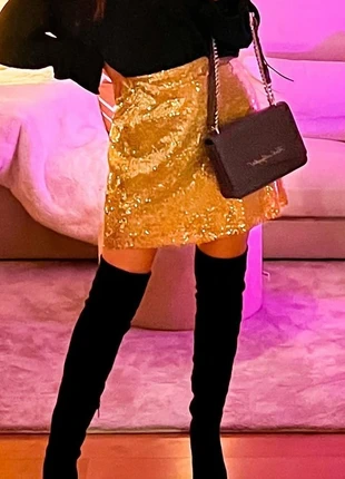 Rokje met gouden pailletten van Black Fashion, marque: Black Fashion, état: Neuf sans étiquette, taille: S / 36 / 8, 10,00 €, 11,20 € Protection acheteurs incluse