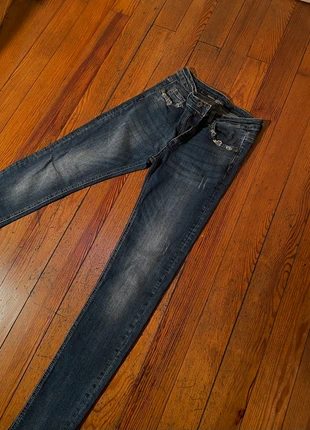 Jean coupe droite bleu foncé effet délavé avec chaînes – Look tendance et confortable, marque: Vintage Dressing, état: Très bon état, taille: S / 36 / 8, 12,00 €, 13,30 € Protection acheteurs incluse