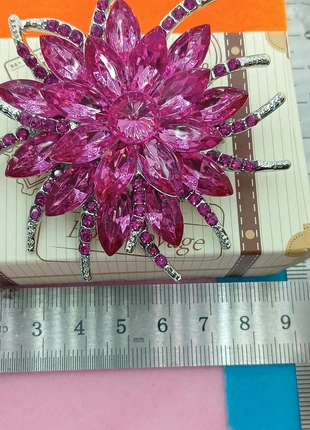 Broche, merk: Montre.fr, staat: Heel goed, € 5,00, € 5,95 inclusief Kopersbescherming Pro