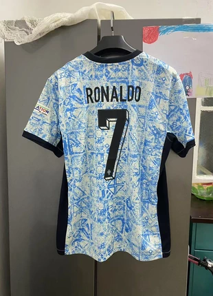 7 Ronaldo Football Jersey M, brand: top portugal, condition: Very good, size: M, £20.00, £21.70 includes Buyer Protection