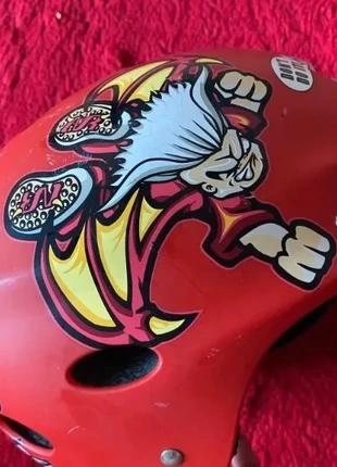 Casque protection vélo enfant comic helmet, état: Bon état, taille: 12 ans / 152 cm, 10,00 €, 11,20 € Protection acheteurs incluse