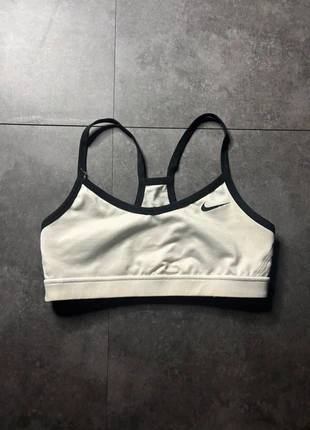 Brassière sport Nike blanc taille XS, brand: Nike, condizioni: Ottime, taglia: XS, €9.90, €11.10 include la Protezione acquisti Pro