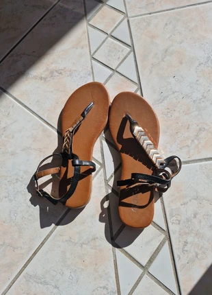 Sandales jamais portées, marca: CHC-Shoes, estado: Novo sem etiquetas, tamanho: 38, €1.50, €2.28 inclui Proteção do Comprador