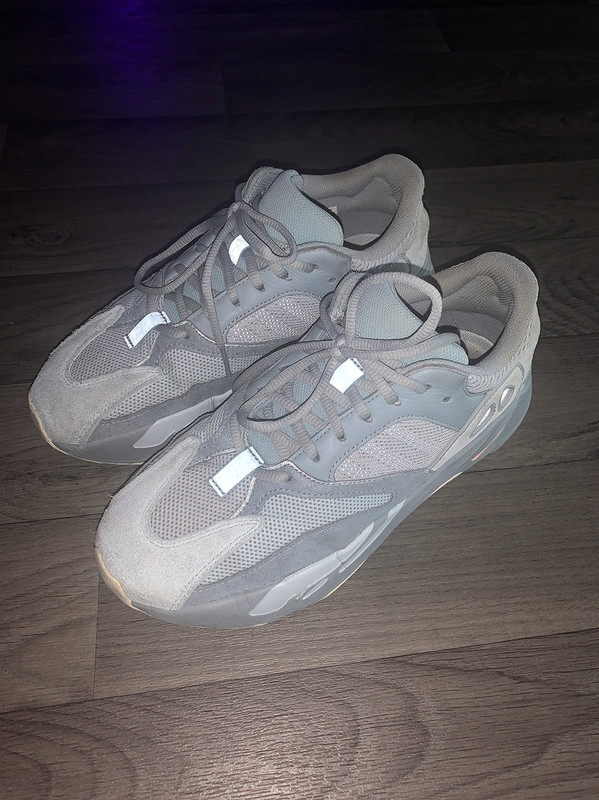 Yeezy sale 700 vinted