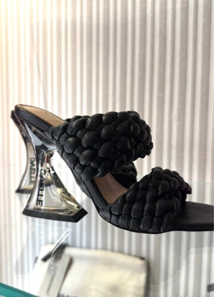 Sandali Gaelle Paris nuovi con cartellino - Nero intrecciato tacco plexi - n.35, merk: Gaëlle Paris, staat: Nieuw met prijskaartje, maat: 35, € 65,00, € 68,95 inclusief Kopersbescherming