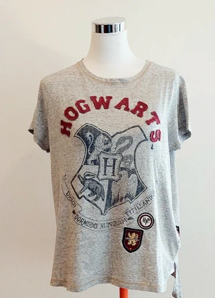 T-shirt Harry Potter Hogwarts 🪄👕, marca: Harry Potter, estado: Muito bom, tamanho: M / 38 / 10, €3.90, €4.80 inclui Proteção do Comprador