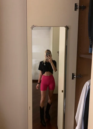 Pantaloncini fucsia , marque: H&M, état: Neuf sans étiquette, taille: XS / 34 / 6, 6,00 €, 7,00 € Protection acheteurs incluse