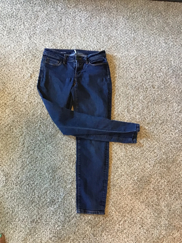 Women’s Ann Taylor Sz 2 Skinny jeans 3