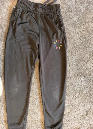 Adidas Originals Jogginghose, merk: adidas, staat: Goed, maat: 11 jaar / 146 cm, € 10,00, € 11,20 inclusief Kopersbescherming