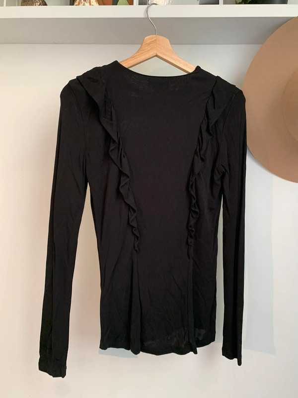 Black long sleeve ruffle top 4