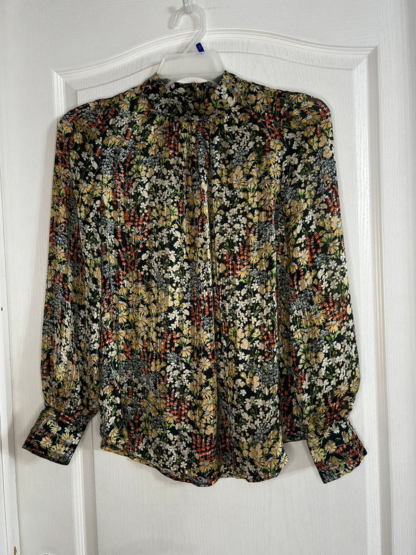 H&M Women’s Floral Blouse Size M.  1678 1