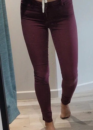 Jean slim lie de vin, merk: Vero Moda, staat: Goed, maat: M / 38 / 10, € 3,00, € 3,85 inclusief Kopersbescherming