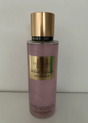 Brume parfumée Victoria’s Secret neuve scintillante Velvet Petals shimmer, marke: Victoria's Secret, zustand: Neu, mit Etikett, 15,00 €, 16,45 € inklusive Vinted-Käuferschutz