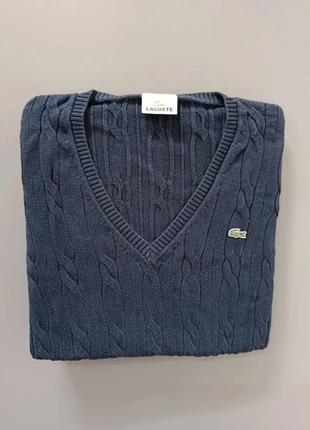 Pull col V bleu marine torsadé en maille Lacoste logo brodé taille M, merk: Lacoste, staat: Heel goed, maat: M / 38 / 10, € 35,00, € 37,45 inclusief Kopersbescherming