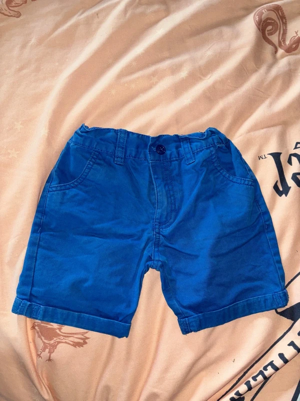 Short bleu