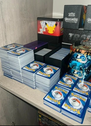 Lot de Cartes Pokémon + Cartes Brillantes Offertes, marke: Pokémon, zustand: Sehr gut, 15,00 €, 16,45 € beinhaltet Vinted-Käuferschutz Pro