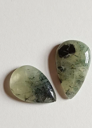 2 x Cabochão Prehnite, talha lágrima, marca: lithotherapie, estado: Novo sem etiquetas, €12.00, €13.30 inclui Proteção do Comprador
