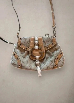 Sac à main Guess Vintage Monogram G Beige Camel Boucle Logo Y2K 2000s, marque: GUESS, état: Très bon état, 60,00 €, 63,70 € Protection acheteurs incluse