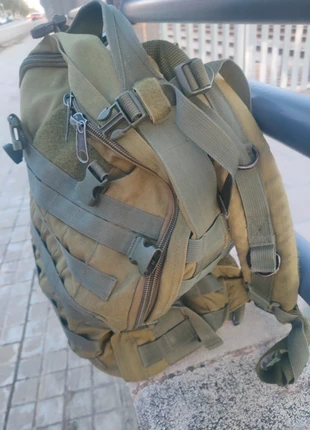 Military-style tactical backpack, MOLLE assault pack, marca: Army, estado: Muy bueno, 28,00 €, 30,10 € Protección al comprador incluida