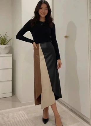 Jupe midi simili cuir à panneaux beiges, noirs et bruns taille M, merk: shawly, staat: Heel goed, maat: M / 38 / 10, € 44,90, € 47,85 inclusief Kopersbescherming