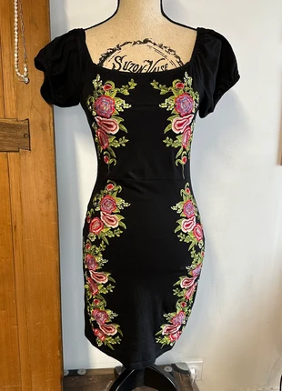 Robe à broderie florale, marque: ASOS, état: Très bon état, taille: XS / 34 / 6, 8,00 €, 9,10 € Protection acheteurs (Pro) incluse