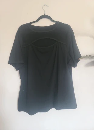 Haut avec partie transparentes, staat: Heel goed, maat: 4XL / 48 / 20, € 2,00, € 2,80 inclusief Kopersbescherming