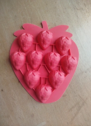 Molde silicone morango 🍓, état: Très bon état, 3,00 €, 3,85 € Protection acheteurs incluse