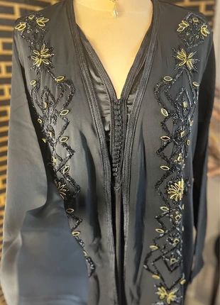 Kimono noir perlage à frange et son caftan:, zustand: Sehr gut, größe: Einheitsgröße, 115,00 €, 121,45 € beinhaltet Vinted-Käuferschutz Pro