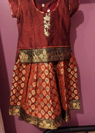 Tenue (saree) indienne enfant, brand: saree, condizioni: Ottime, taglia: 3 anni / 98 cm, €10.00, €11.20 include la Protezione acquisti