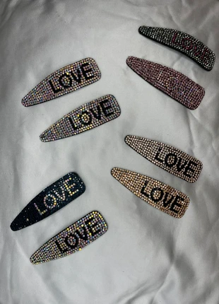 Barrettes en cristaux Love , staat: Heel goed, € 15,00, € 16,45 inclusief Kopersbescherming Pro