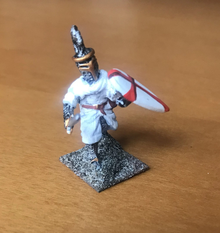 Miniatura in metallo - Soldato crociato con spada e scudo - Altezza 40 mm 3