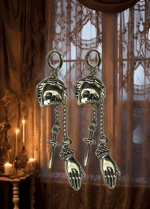 gothic earrings, brand: Vintage Dressing, condizioni: Nuovo con cartellino, €6.50, €7.53 include la Protezione acquisti