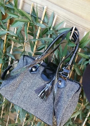 Sac à main en tweed lainage, vinyl verni et pampille, brand: K Woman, condizioni: Ottime, €13.00, €14.35 include la Protezione acquisti