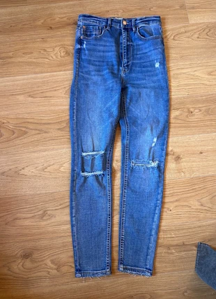 Vaqueros skinny rotos High waist, marca: Stradivarius, estado: Nuevo sin etiquetas, tamaño: L / 40 / 12, 7,00 €, 8,05 € Protección al comprador incluida