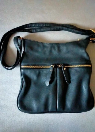 Sac à main noir Realer – Seconde main – Quelques marques d'usage (voir photos), marca: realer, estado: Bom, €12.00, €13.30 inclui Proteção do Comprador Pro